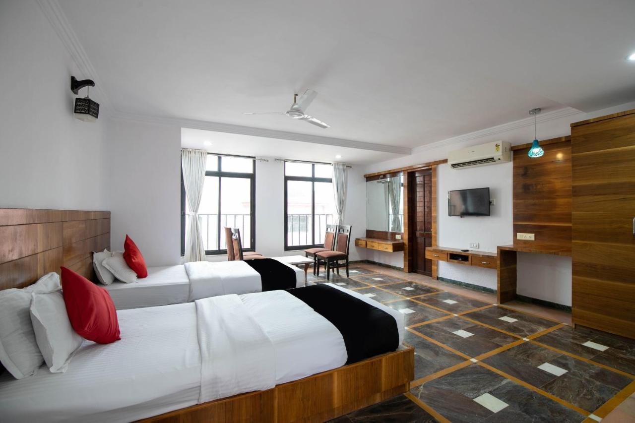 Collection O 49275 Hotel Suman City Gandhinagar Exterior foto